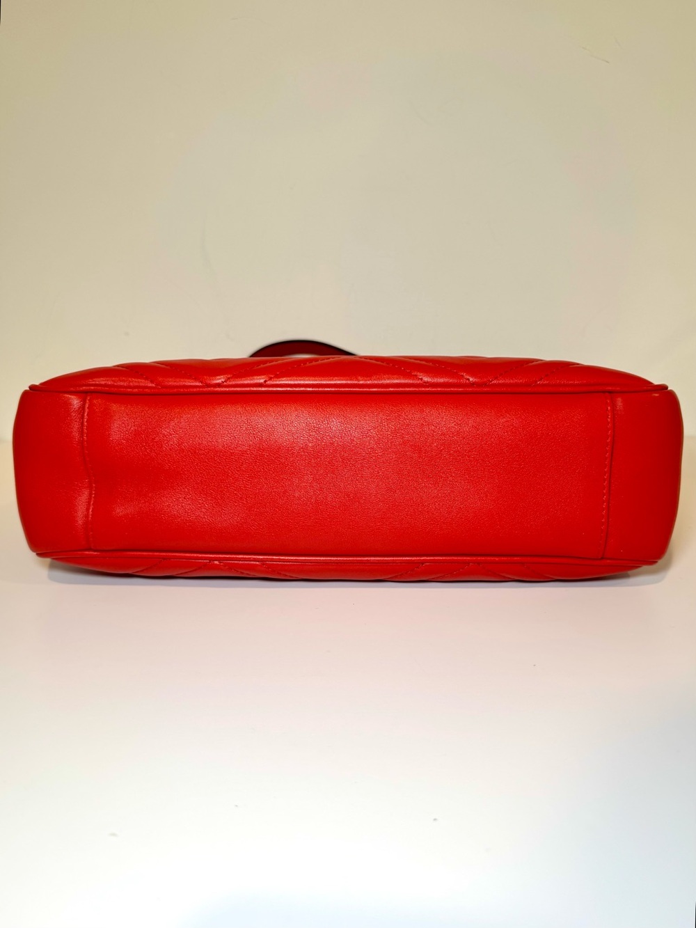 Gucci Red Calfskin Matelasse Medium GG Marmont Shoulder Bag W Gold Chain Strap - Picture 9 of 16